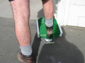 3 sided boot outlet cleaner